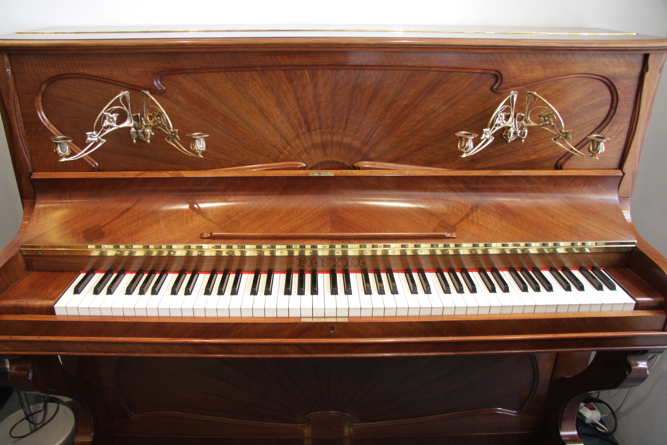 Les Plus Beaux Morceaux De Piano Moderne PLEYEL N°9 – 1930 Entièrement restauré