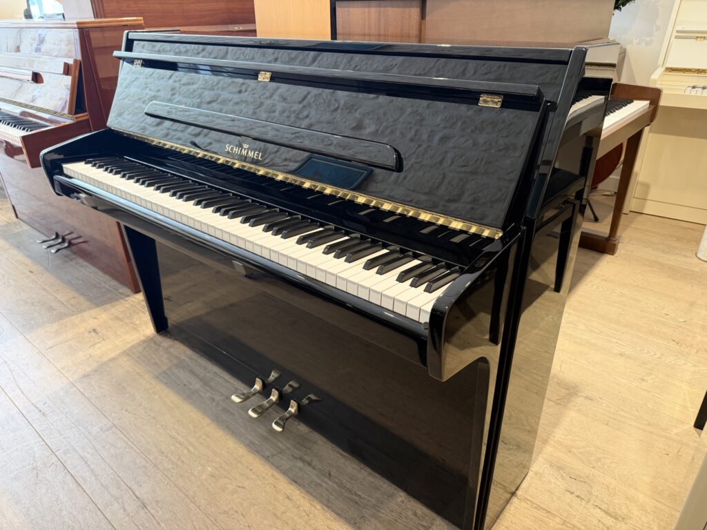SCHIMMEL Capriccio Laqué noir