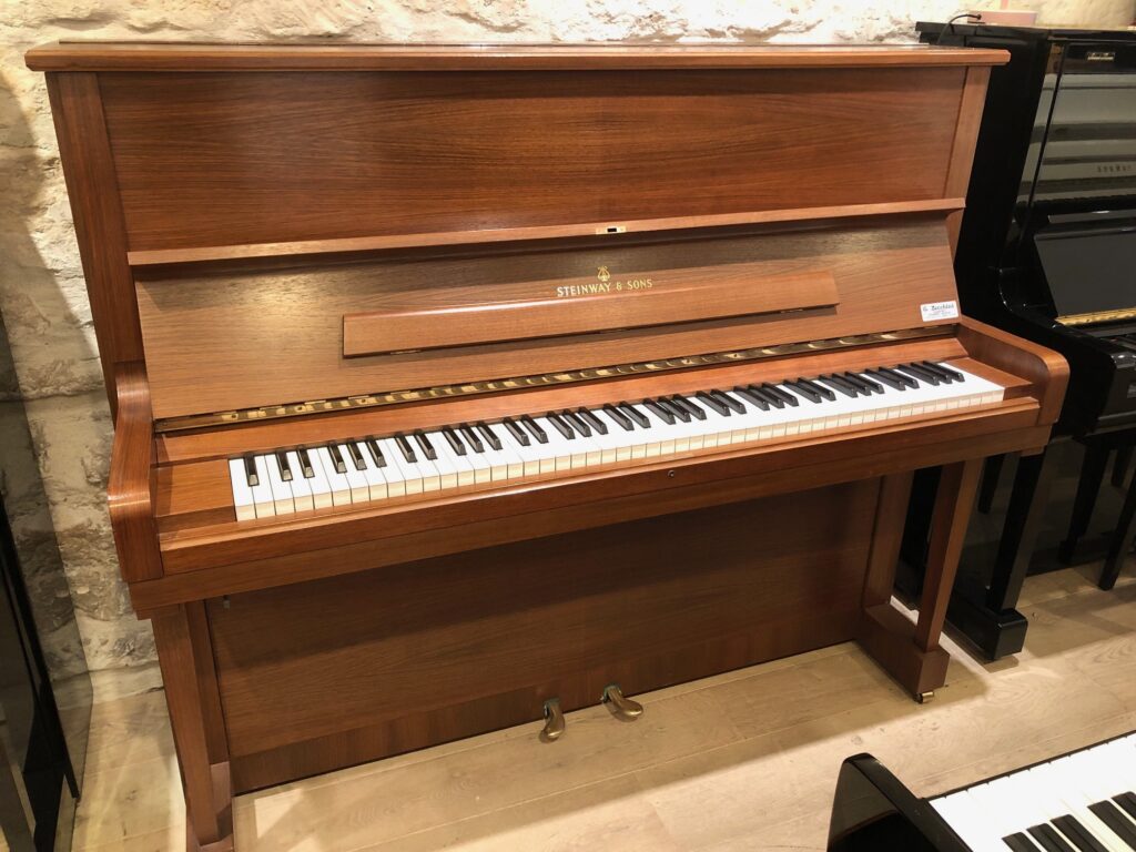 STEINWAY&SONS V125 de 1986