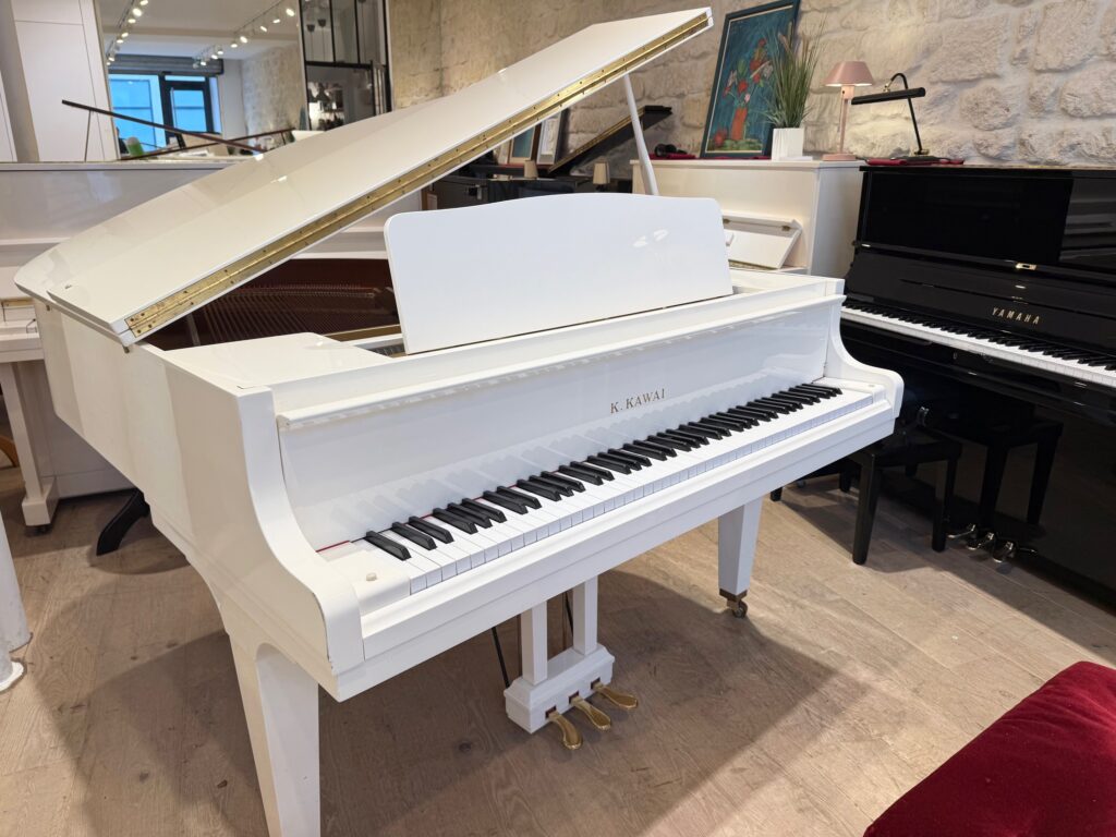 KAWAÏ 1/4 de Queue – GM10 – 150 cm