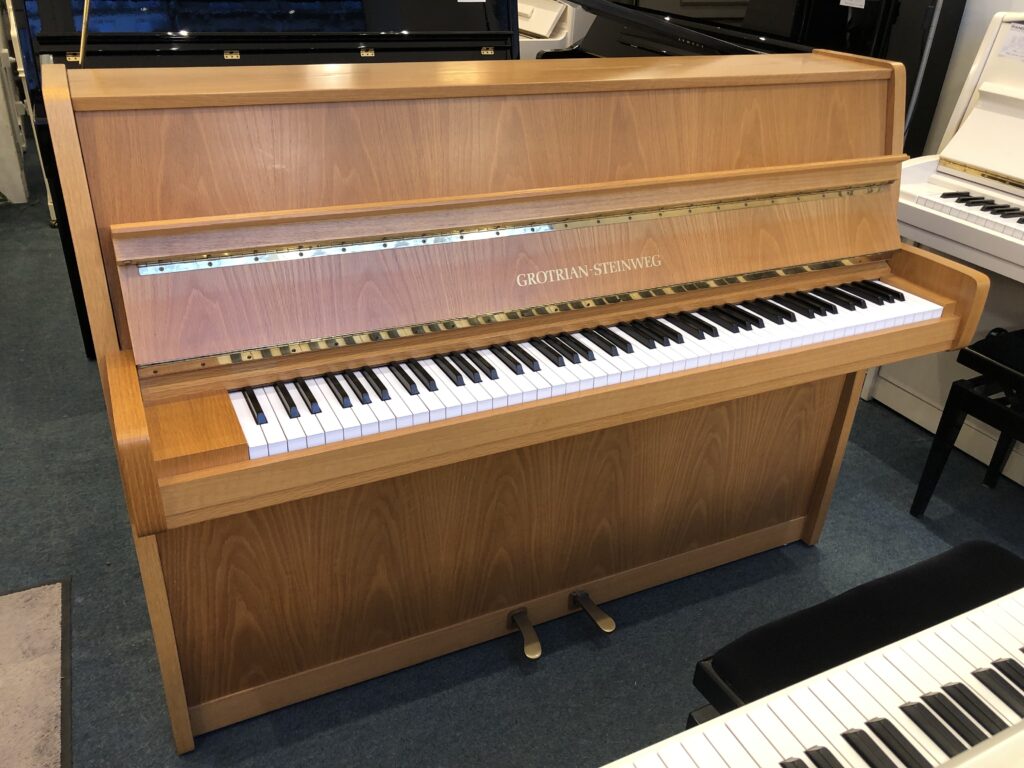 GROTRIAN-STEINWEG 108M