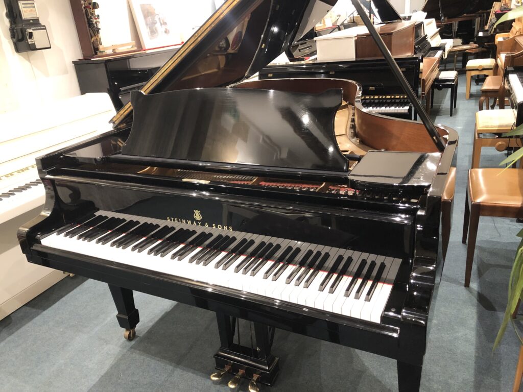 STEINWAY & SONS B211 de 1984 Hambourg