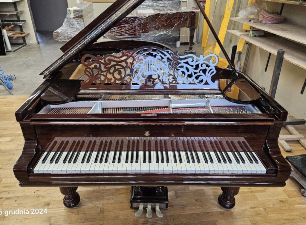 STEINWAY&SONS modèle A1 190 Palissandre