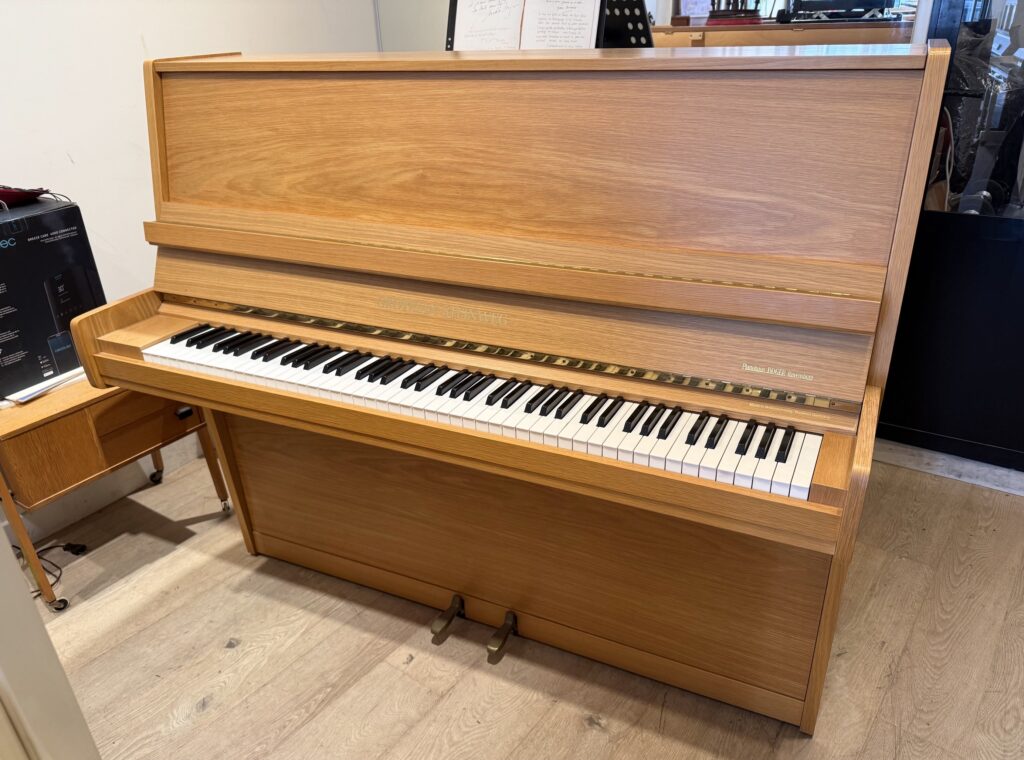 GROTRIAN-STEINWEG 122 College