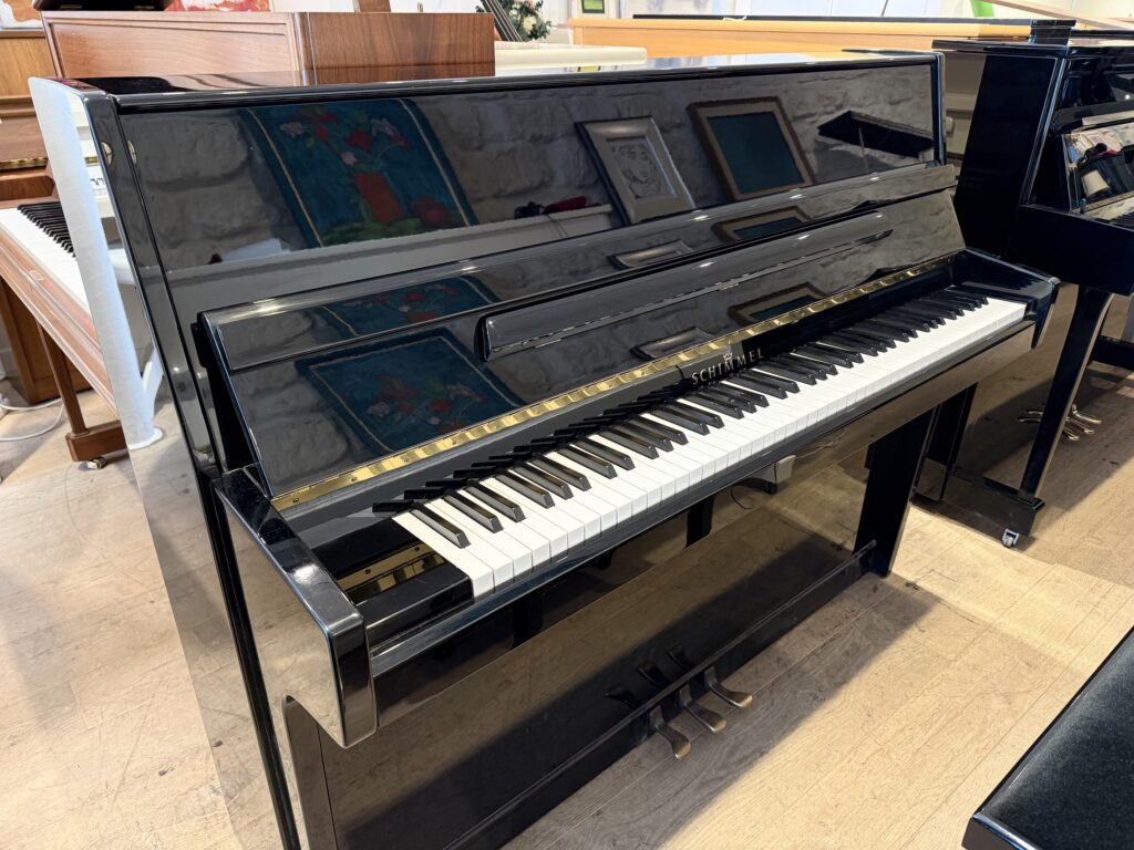 SCHIMMEL 114 M